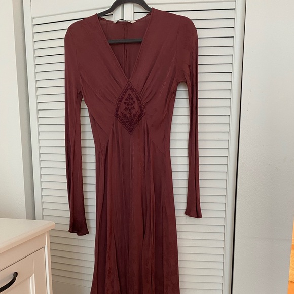 Elegant Burgundy Floral Dress Zara - Picture 6 of 8